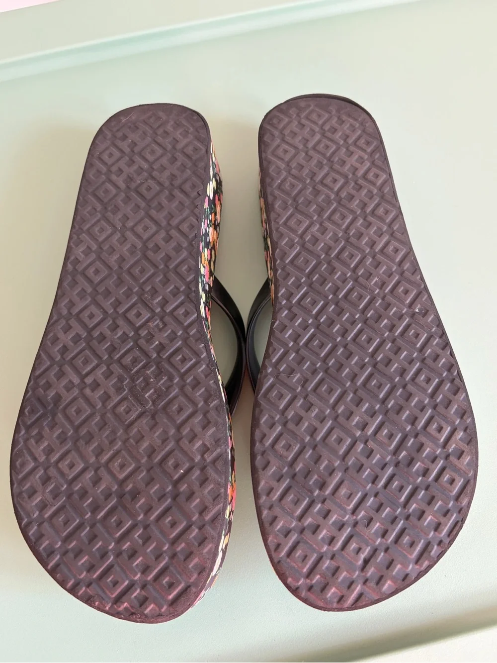 Tory Burch heeled sandals/ flip flops - Picture 5 of 5
